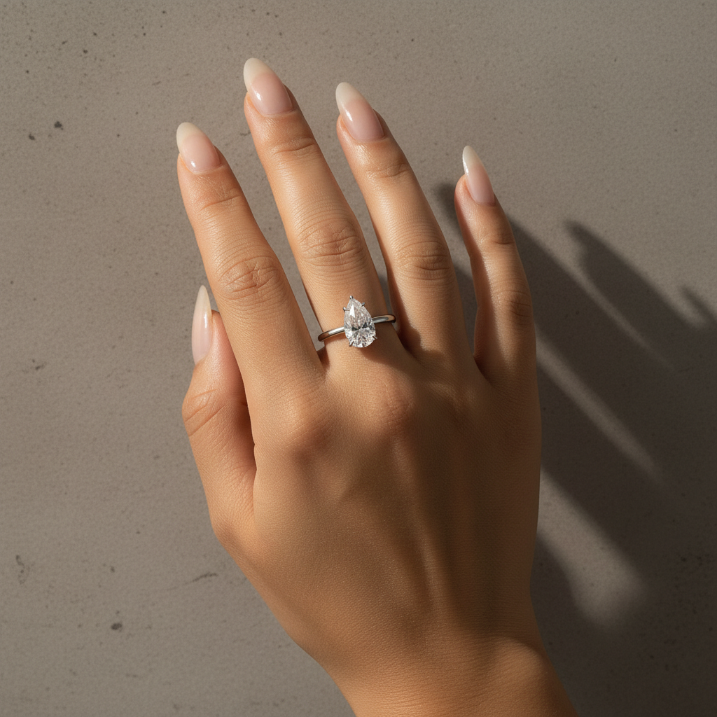 Gelovely Moissanite 2.5Ct/4.0Ct Pear Cut White Gold Engagement Ring For Women