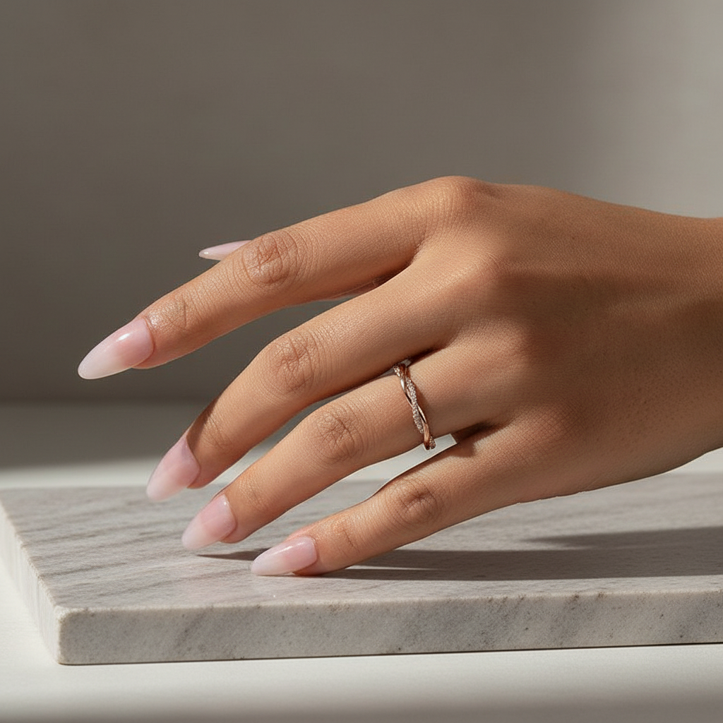 Gelovely Moissanite 0.3 Ct Round Cut Pave Rose Gold Wedding Band