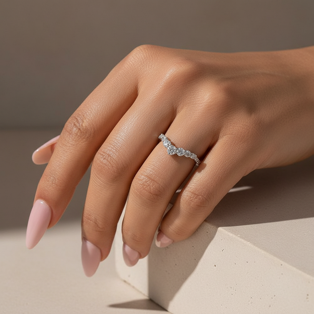 Gelovely Moissanite Round Cut White Gold Anniversary Ring