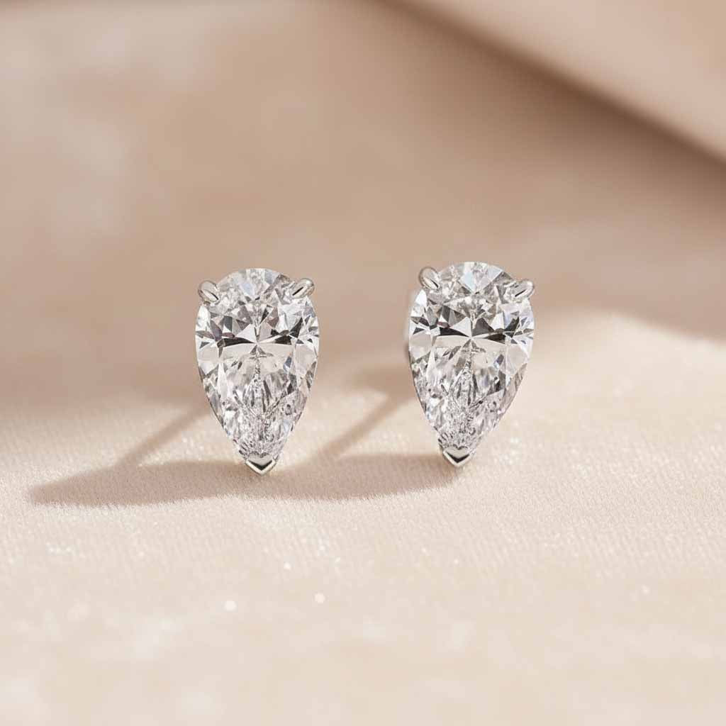 Gelovely Moissanite 1.0 Ct*2 Diamond White Gold Pear Stud Earrings