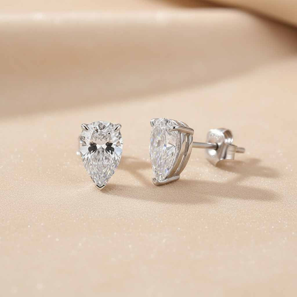 Gelovely Moissanite 1.0 Ct*2 Diamond White Gold Pear Stud Earrings