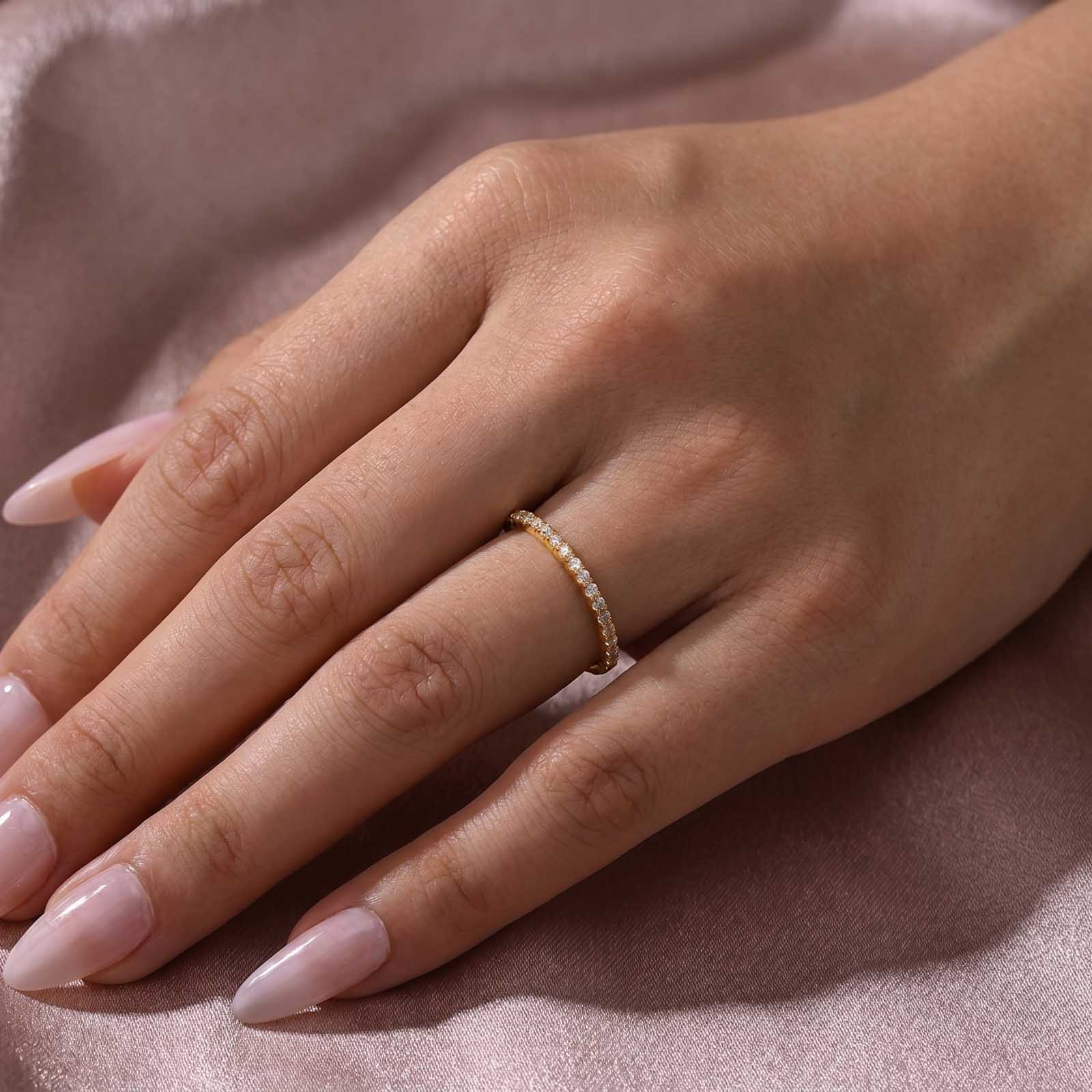 Gelovely Moissanite 0.5 Ct Round Cut Yellow Gold Anniversary Ring