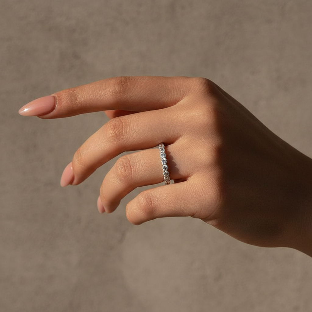 Gelovely Moissanite 0.7Ct Round Cut White Gold Women's Wedding Band