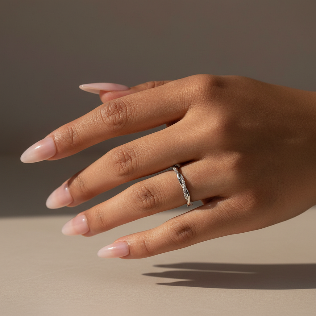 Gelovely Moissanite 0.3 Ct Round Cut Pave White Gold Wedding Band