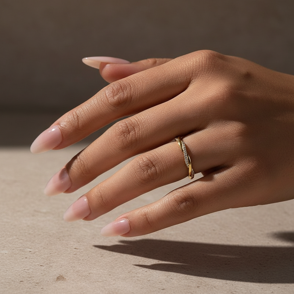 Gelovely Moissanite 0.3 Ct Round Cut Pave Yellow Gold Wedding Band