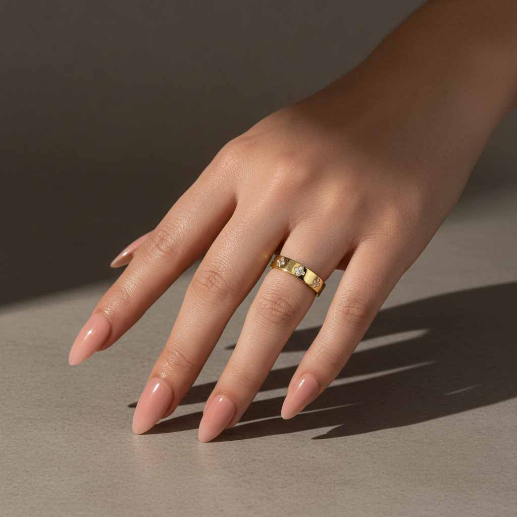 Gelovely Moissanite Yellow Gold Clover Wide Wedding Band